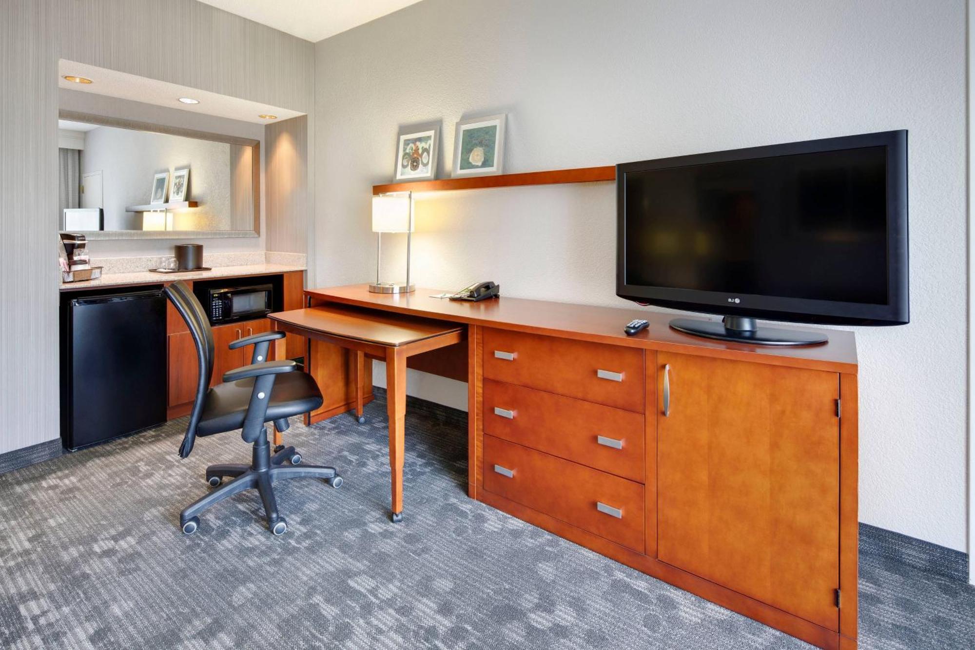 Courtyard By Marriott Atlanta Windy Hill/Ballpark Smyrna Exteriér fotografie